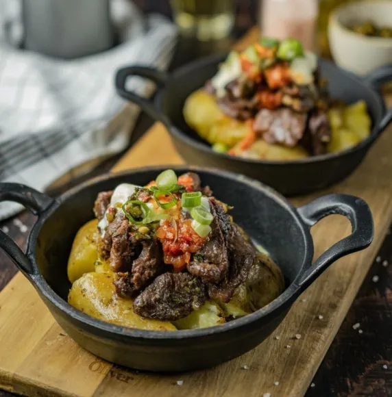 Smashed potato met beef flakes